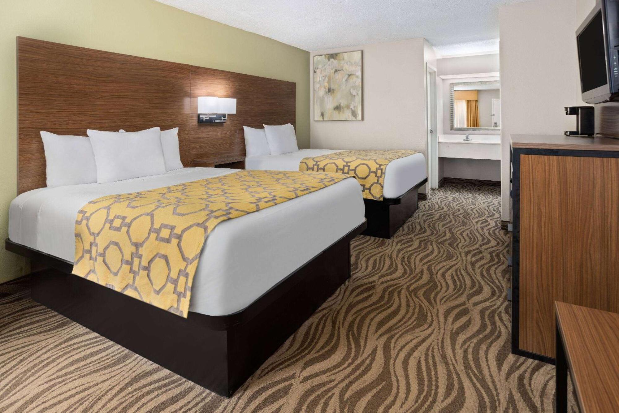Baymont By Wyndham Griffin Hotel Exterior foto